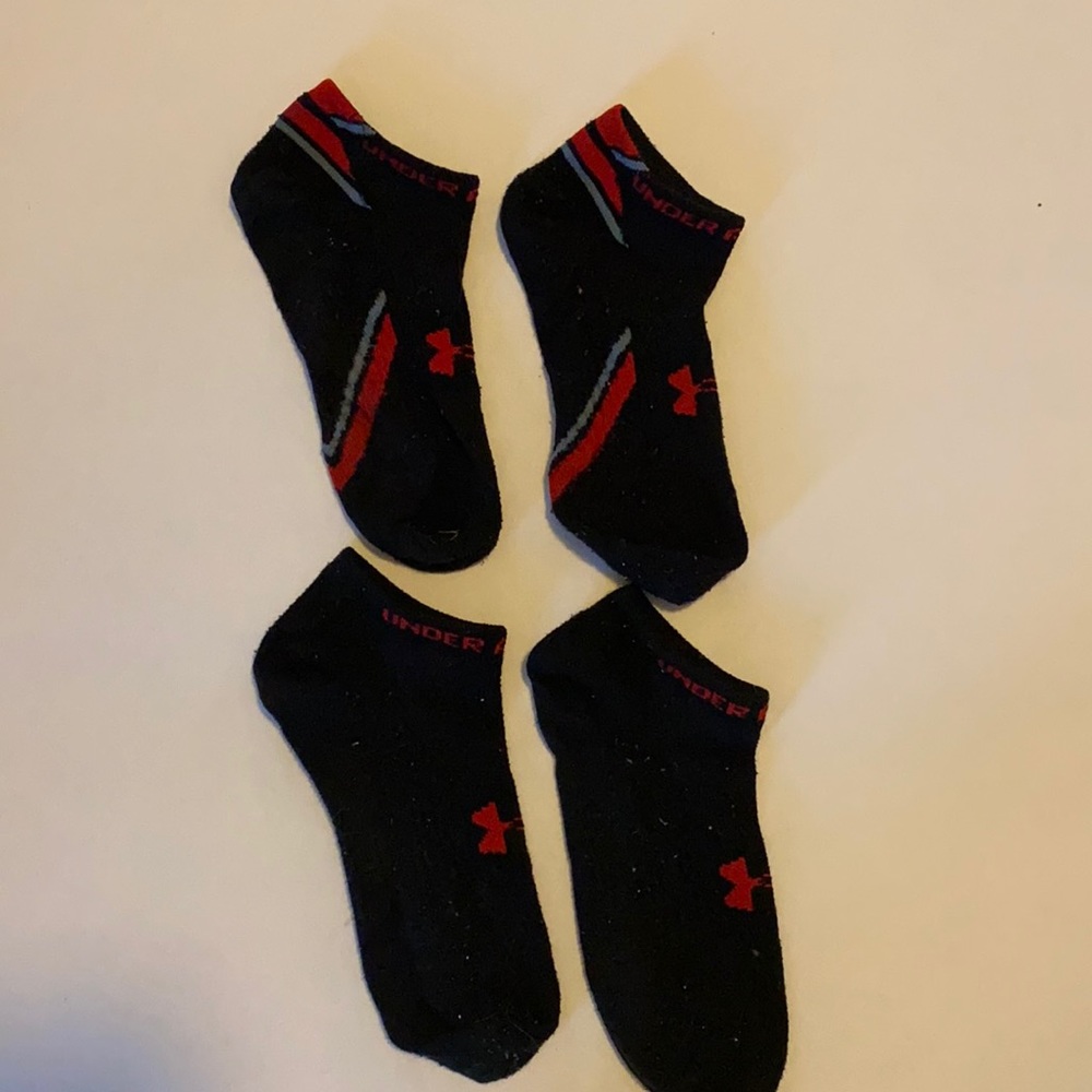 UNDER ARMOUR UA 2 Pairs Low Footies Black Red L Large $20 EUC